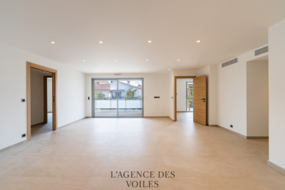 Appartement &agrave; vendre &agrave; SANARY-SUR-MER  - 4 pi&egrave;ces - 100 m&sup2; 