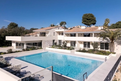 Apartment for sale in CAGNES-SUR-MER Breguieres Nord - 17 rooms - 550 m² 