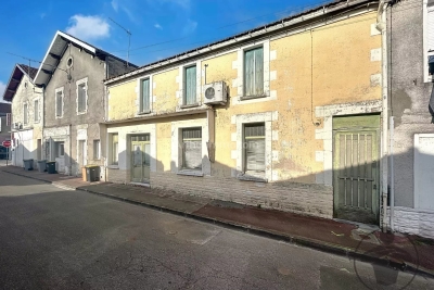 Maison à vendre à COUTRAS Saint-Bruno-Saint-Victor 1 - 5 pièces - 130 m² 