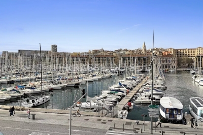 Appartement à vendre à MARSEILLE 7EME  - 3 pièces - 132 m² 