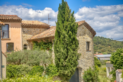 Maison à vendre à ST-JULIEN-LES-ROSIERS Sabran - 8 pièces - 230 m² 