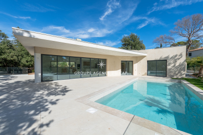 Maison &agrave; vendre &agrave; ST-RAPHAËL  - 5 pi&egrave;ces - 200 m&sup2; 