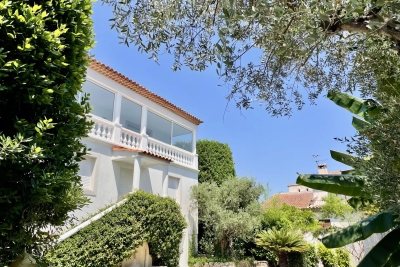 Maison à vendre à CANNES Garnier-Gare de Provence - 6 pièces - 176 m² 