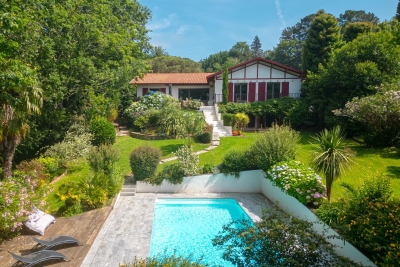 Maison à vendre à ARCANGUES  - 10 pièces - 350 m² 