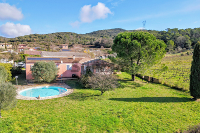 Maison à vendre à UZÈS Saint-Maximin - 9 pièces - 228 m² 