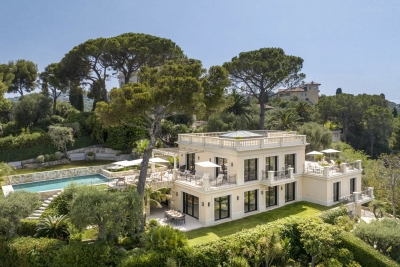 Maison à louer à ST-JEAN-CAP-FERRAT  - 15 pièces - 600 m² 
