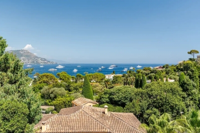 Maison à louer à ST-JEAN-CAP-FERRAT  - 5 pièces - 190 m² 