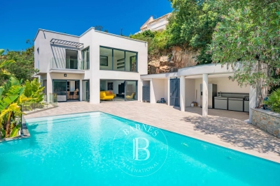 Maison à vendre à MANDELIEU-LA-NAPOULE  - 7 pièces - 419 m² 