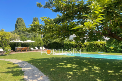 Maison à vendre à ST-LAURENT-DU-VAR Les Rascas-Les Pugets - 11 pièces - 220 m² 