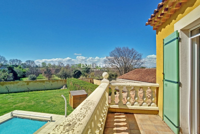 Maison à vendre à ROBION Montfavet Pericentre - 5 pièces - 120 m² 