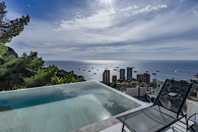 Maison &agrave; vendre &agrave; Roquebrune-Cap-Martin  - 6 pi&egrave;ces 460 m&sup2; 