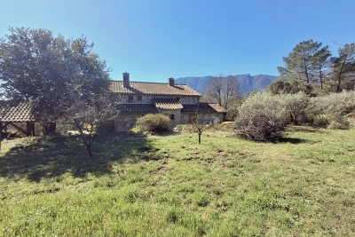 Maison à vendre à LES VANS  - 8 pièces - 170 m² 