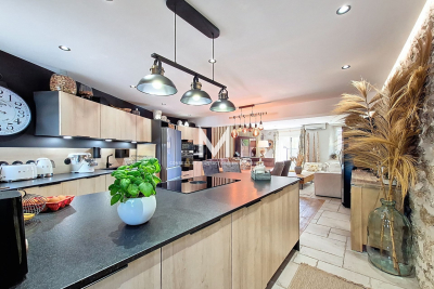 Maison à vendre à PLAN-DE-LA-TOUR Villecroze - 5 pièces - 125 m² 