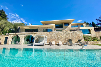 Maison à vendre à MOUGINS  - 8 pièces - 372 m² 