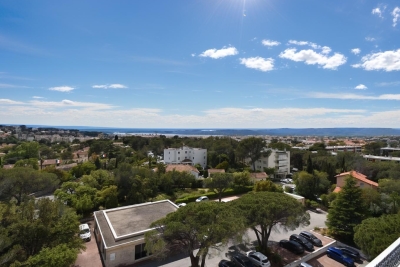 Appartement à vendre à ST-RAPHAËL Valescure Est-Aiguebonne - 3 pièces - 74 m² 