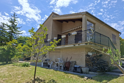 Maison à vendre à MANOSQUE Esparron-de-Verdon - 4 pièces - 168 m² 