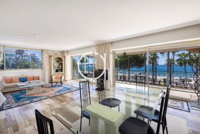 Appartement à vendre à CANNES Roquestéron - 2 pièces - 86 m² 