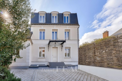 Maison à vendre à RUEIL MALMAISON Pince_Vins - 6 pièces - 220 m² 