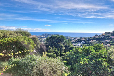 Maison &agrave; vendre &agrave; CAVALAIRE-SUR-MER  - 7 pi&egrave;ces - 155 m&sup2; 