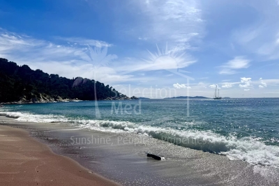 Maison &agrave; vendre vue mer terrasse le lavandou 