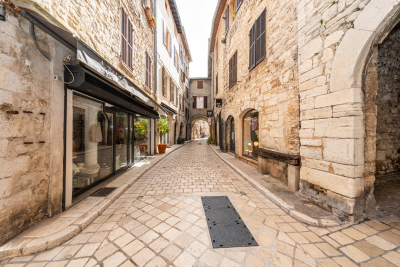 Appartement à vendre à VENCE Gare Nice-Ville - 2 pièces - 51 m² 