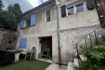 Maison à vendre à FONTVIEILLE  - 5 pièces - 92 m² 