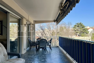 Appartement à vendre à ANTIBES Pont du Lys-Antibes Les Pins - 2 pièces - 49 m² 