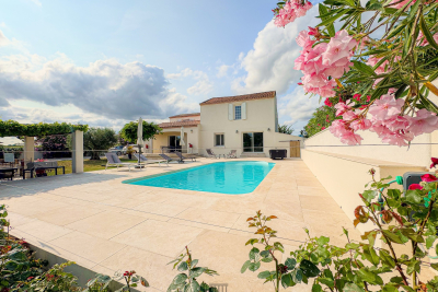 Maison &agrave; vendre &agrave; AIMARGUES  - 10 pi&egrave;ces - 302 m&sup2; 