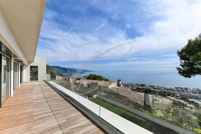 House for sale in ROQUEBRUNE-CAP-MARTIN Cap Martin - 5 rooms - 230 m&sup2; 