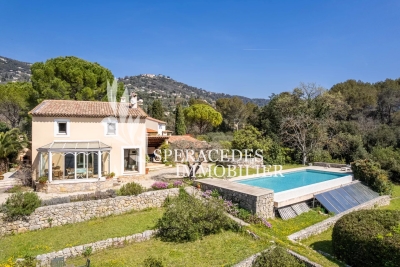 Maison à vendre à PEYMEINADE Peillon - 7 pièces - 208 m² 