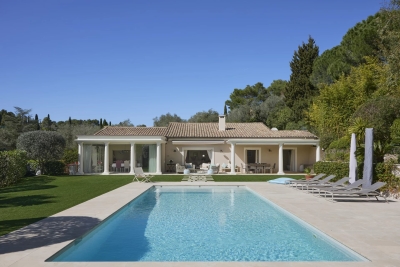 House for sale in MOUGINS Garbejaire-Haut Sartoux - 6 rooms - 305 m&sup2; 