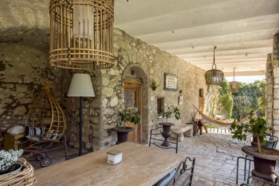 Maison &agrave; vendre &agrave; La Colle-sur-Loup  - 13 pi&egrave;ces 565 m&sup2; 