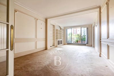 Appartement à vendre à PARIS 16EME Buttes Chaumont - 2 pièces - 87 m² 
