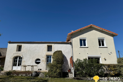 Maison à vendre à BARZAN  - 9 pièces - 261 m² 
