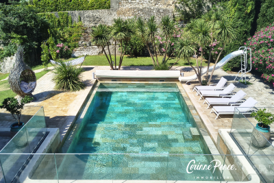 Maison à vendre à NÎMES  - 8 pièces - 300 m² 