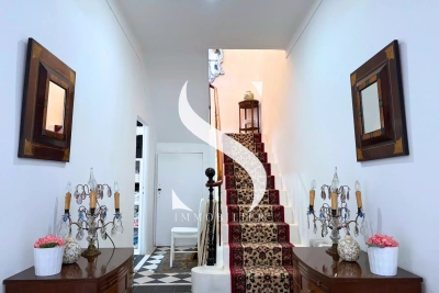 Maison à vendre à VALLAURIS  - 5 pièces - 147 m² 