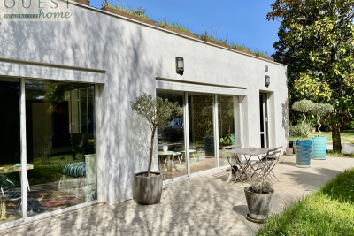 Maison à vendre à CHARBONNIÈRES-LES-BAINS  - 8 pièces - 252 m² 