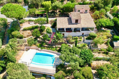 Maison &agrave; vendre &agrave; CAVALAIRE-SUR-MER  - 6 pi&egrave;ces - 180 m&sup2; 