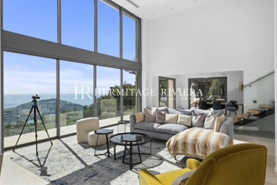 Maison à louer à VILLEFRANCHE-SUR-MER  - 7 pièces - 300 m² 