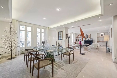 Appartement à vendre à PARIS 7EME Seine et Berges 2 - 6 pièces - 224 m² 