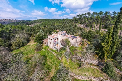 Maison à vendre à LES VANS Vernon - 8 pièces - 204 m² 