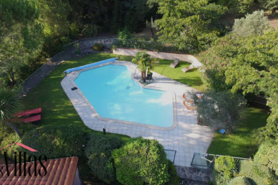 Maison à vendre à CÉRET  - 8 pièces - 237 m² 