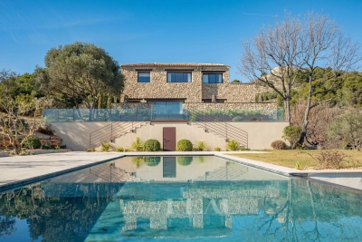 House for sale in AIX-EN-PROVENCE Cardeurs - 11 rooms - 470 m&sup2; 