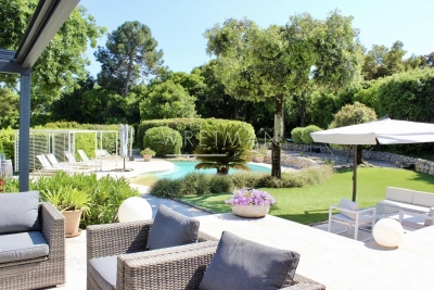 Maison à vendre terrain de tennis piscine nice