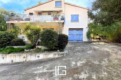 Maison à vendre à BANDOL Giens - 7 pièces - 140 m² 