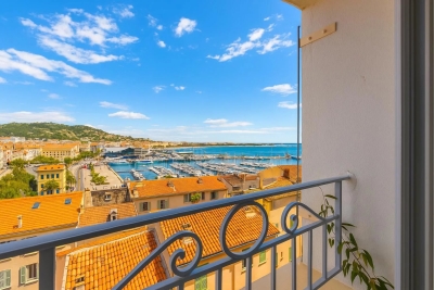 Property for sale in CANNES  - 14 rooms - 218 m&sup2; 