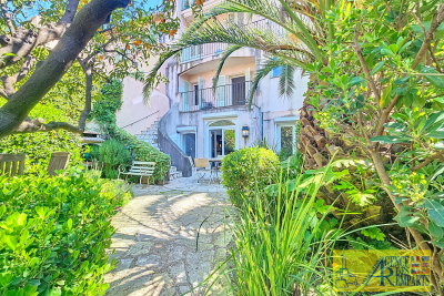 Appartement à vendre à ANTIBES  - 4 pièces - 116 m² 
