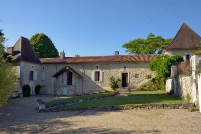 Maison &agrave; vendre piscine jardin dordogne 