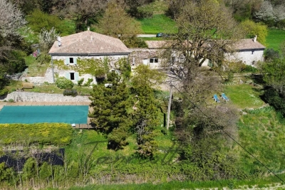 Maison à vendre à ROYNAC   - 290 m² 