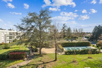 Appartement à vendre à CHARBONNIÈRES-LES-BAINS  - 4 pièces - 110 m² 